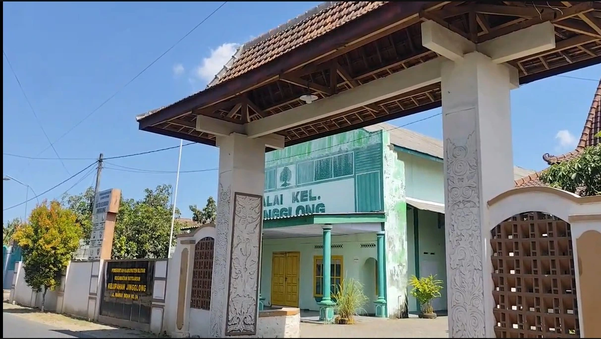Foto Balai Kelurahan Jingglong