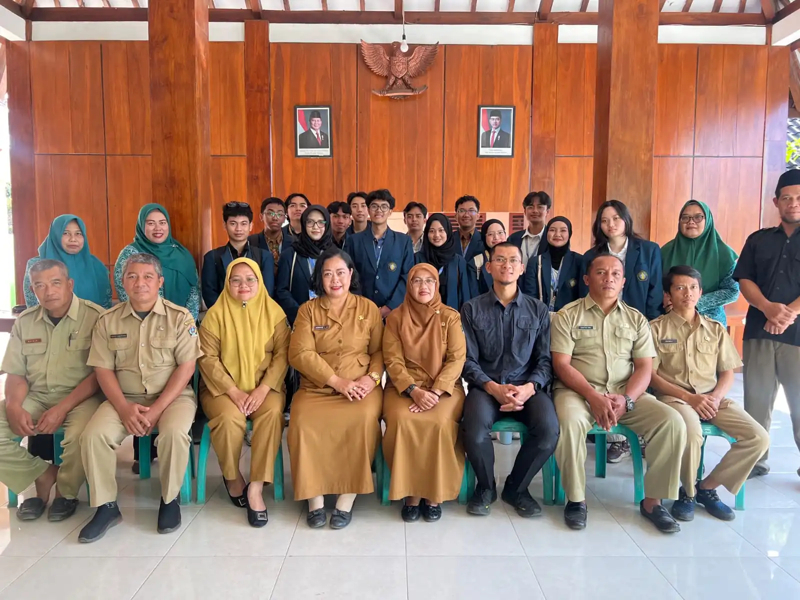 Foto bersama MMD Filkom Kelompok 22 Universitas Brawijaya